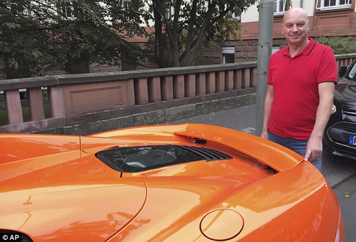 �¹����˽���ֵ30��ŷԪ����ɫ�����׳���ͣ��ũ���� ¿�ӵ��ɺ��ܲ���