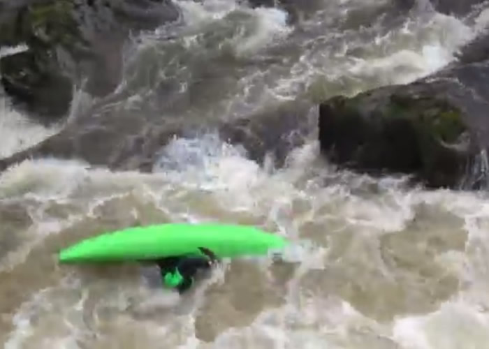 Ӣ������˹��ľ�ۻ�ͧ�ֶ����� ����ˮ���ѳ��վ�