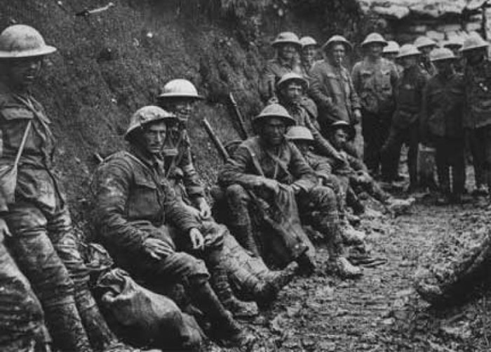 战争令不少年青人被迫与亲友分离。