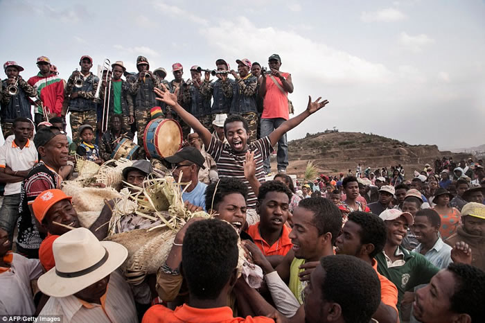 干裺˹ӱ߿뵱عϰFamadihanaй