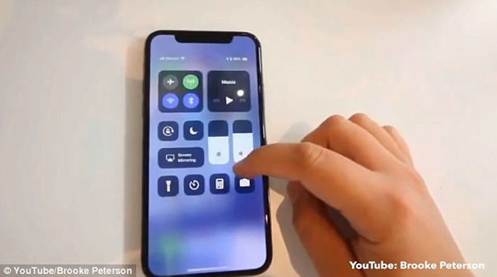 美国苹果公司工程师女儿抢先使用iPhone X并把影片上传Youtube 累父亲被解雇