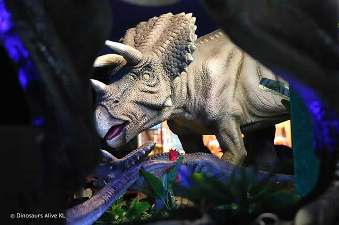 马来西亚举办“Dinosaurs Alive”恐龙展 40只会动会叫栩栩如生的恐龙重返你面前