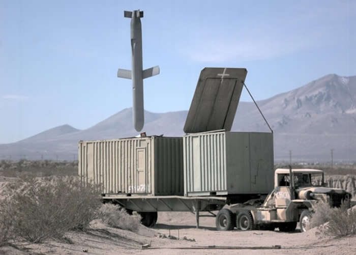 战斧巡航导弹可准确攻击地面目标。