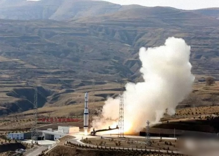 长征六号运载火箭在太原卫星发射中心发射。