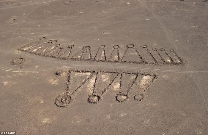 澳洲考古学家透过Google Earth发现沙特阿拉伯遍远沙漠7000年前的400个神秘石建筑