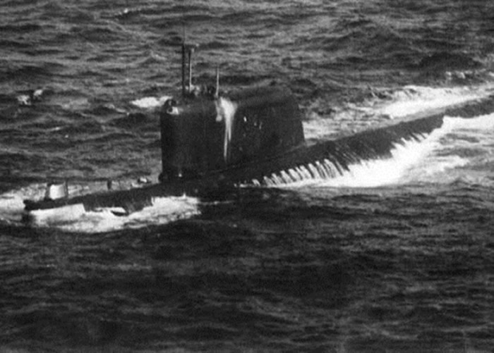 K-19ŵķӦѹϣִԱڷ䡣