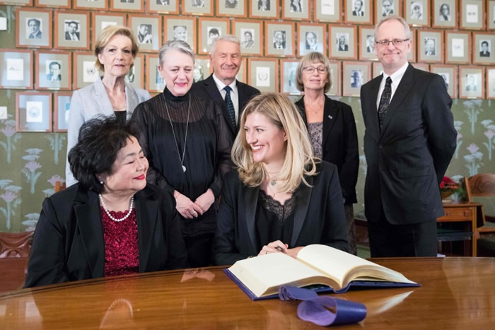 ICAN�����˷ƶ����У�����Աɪ����ӣ��󣩣��ڰ�˹½ǩ��ŵ�����鶨�顣