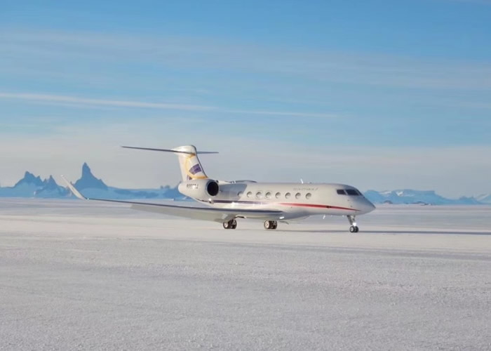 �й����÷ɻ��ɹ��������ϼ��ı�ѩ�ܵ� ҵ������������