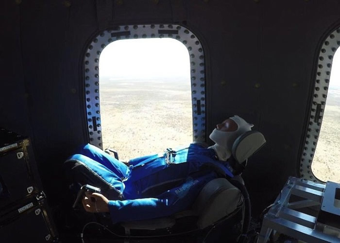 ����ʱ��Crew Capsule 2.0̫�ղ��ڷ���һ�����ˡ�