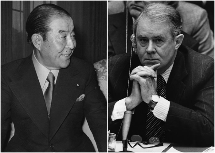 园田直(左图)于1979年与万斯(右图)讨论对华政策。