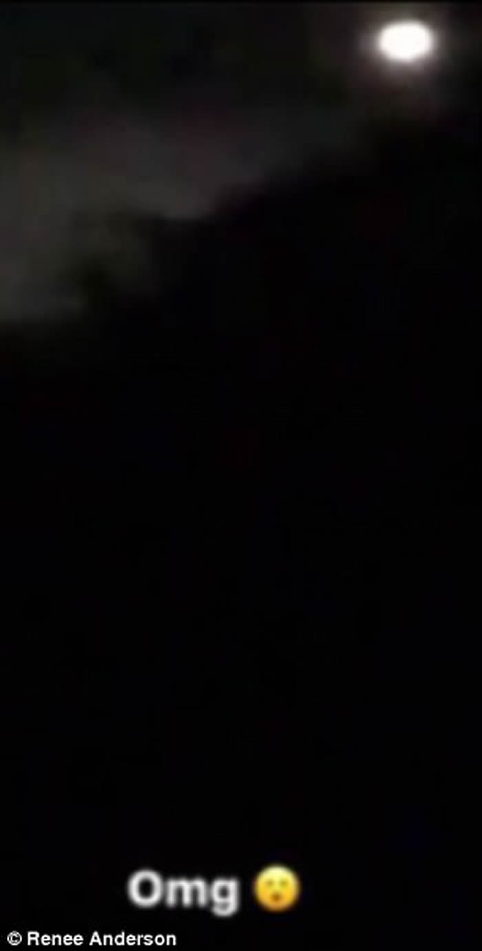 UFO再访澳大利亚?阳光海岸夫妇目击夜空神秘光团