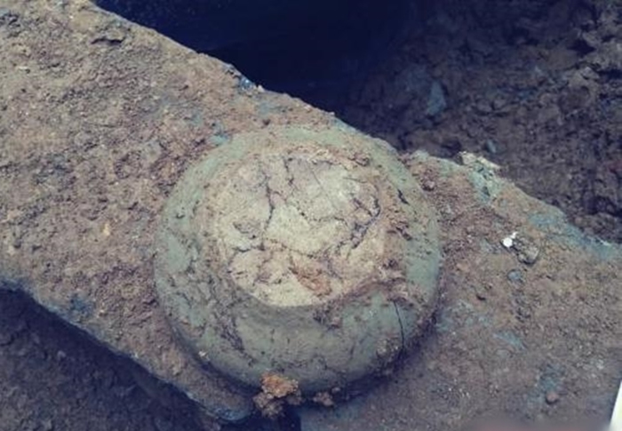 古墓出土两件青瓷器,应属台州本地烧制。