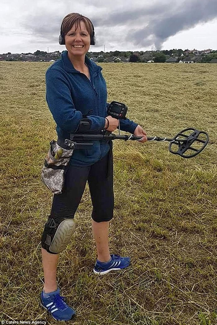 Ӣ��Ů��ѧ����������˿�Ѱ������500��ǰ�Ŷ���� 4.08��Ӣ������