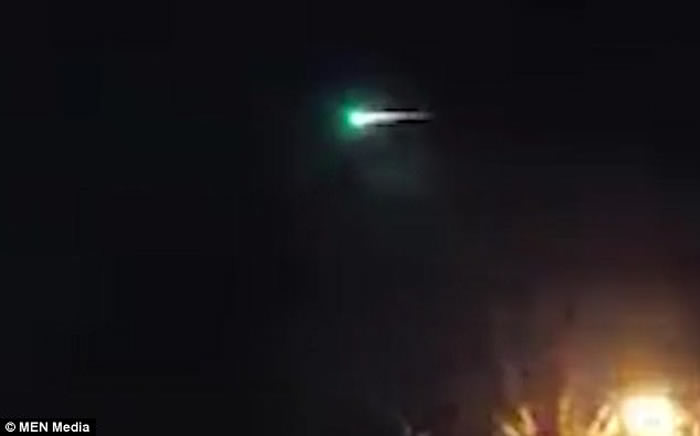 �����ǣ�Ӣ����Ϧҹ�־�����ɫ����