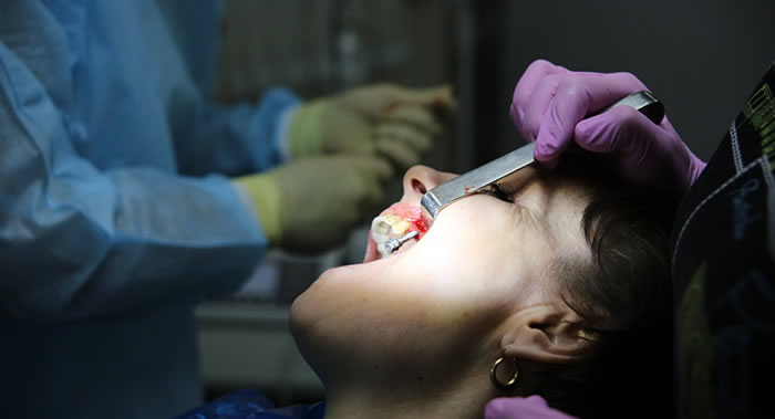 ���������겡ѧ������ѧ����Ӣ���׶ػʼ�ѧԺ��ѧ���о�ָʹ�ü�����ʹ��Ӫ������