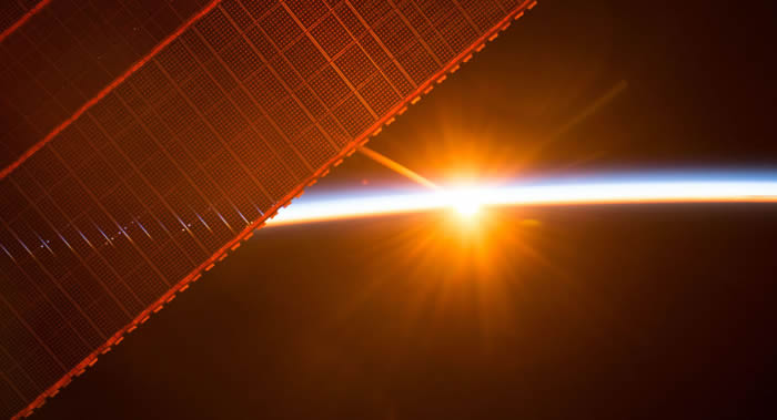 ��������÷�¡����������ⲿƽ̨2019��5�½�����װ�����ʿռ�վ�����ײ������ⲿ