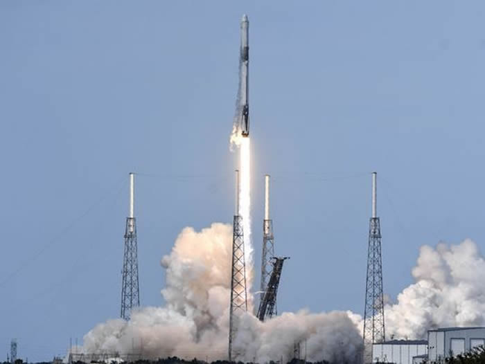 ����ӥ9�š����ػ������Ϊ���ʿռ�վ���ͻ���ġ������ŷɴ��ڷ������������