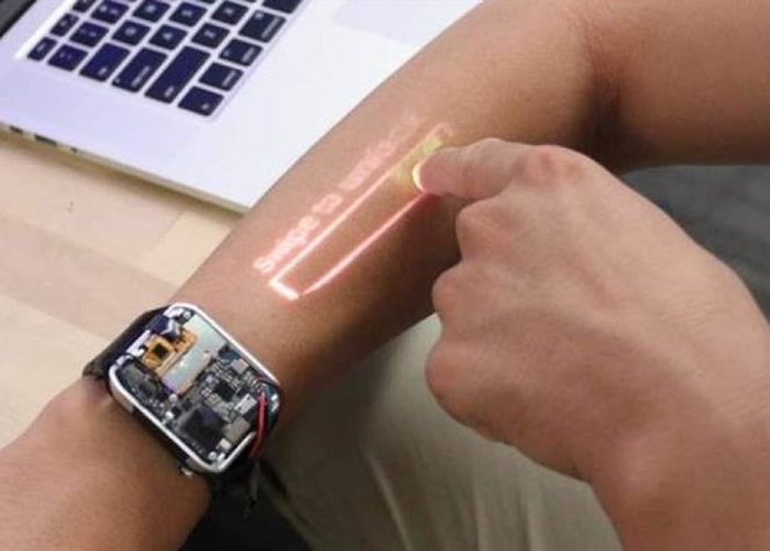 光投影触控技术,可以将戴着手表的手臂变成触控屏。