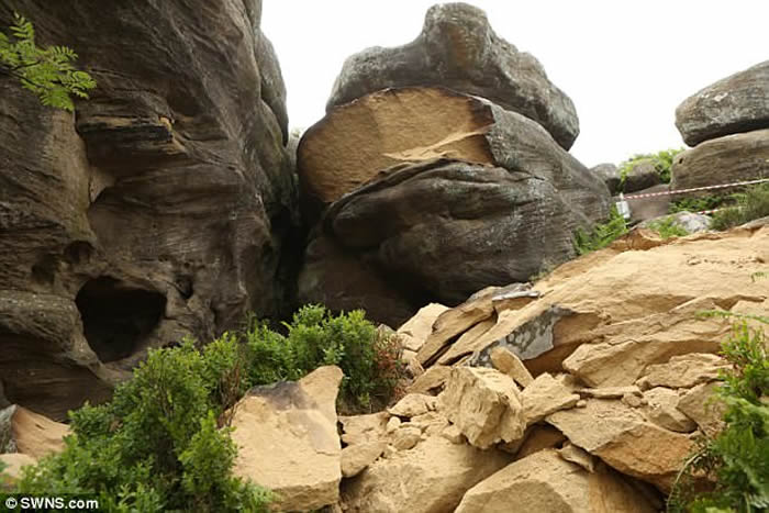 Ӣ����Լ�˿�5�������˿����ƻ�����ǰ����ʱ�����µġ�����ķ��ķ�ҡ�