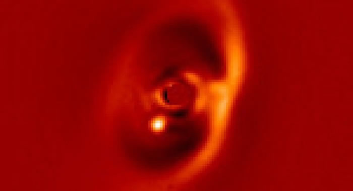 ����ѧ���״��ĵ������ǵ���ʱ����Ƭ �ڰ�����������PDS 70���γ�