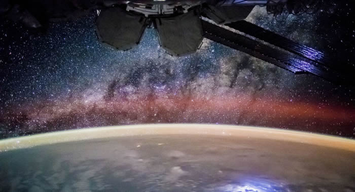 �������������˹�ɳ�δ���������ʿռ�վ�������Ա��ѡ��