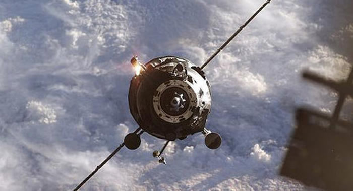 ����˹������MS-09���Ż��˷ɴ��״��Գ���·�ߵִ���ʿռ�վ