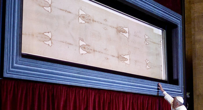 研究人员认为都灵裹尸布是十四世纪伪造品 血迹不是被钉上十字架的耶稣圣体上的