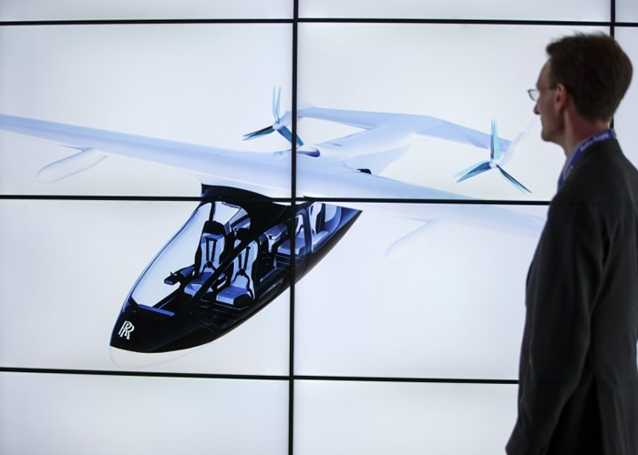 劳斯莱斯公开飞天的士的构想图。