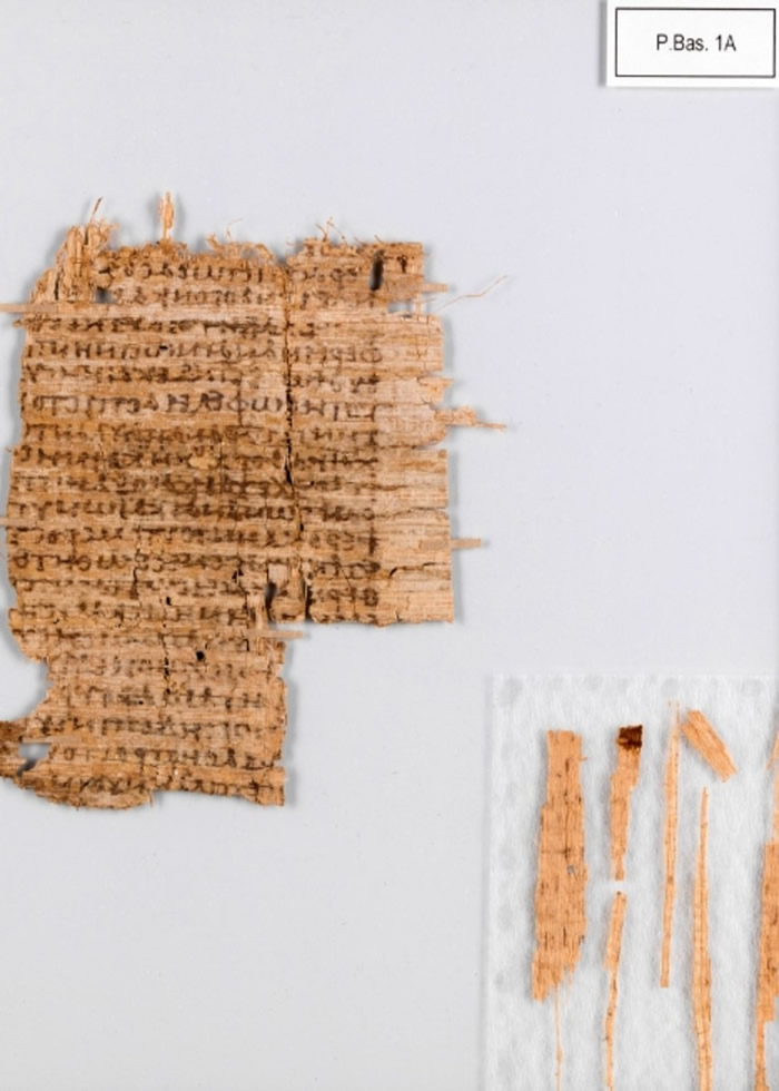 莎草纸为医学秘籍。