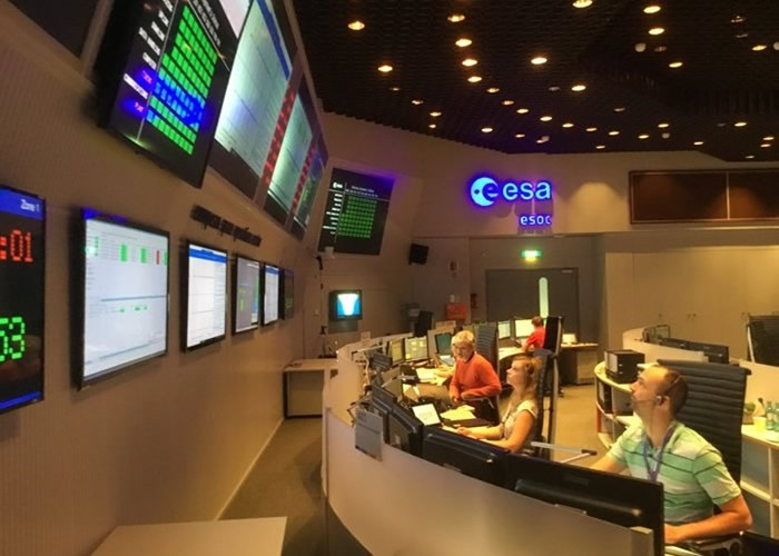 工作人员作最后准备。