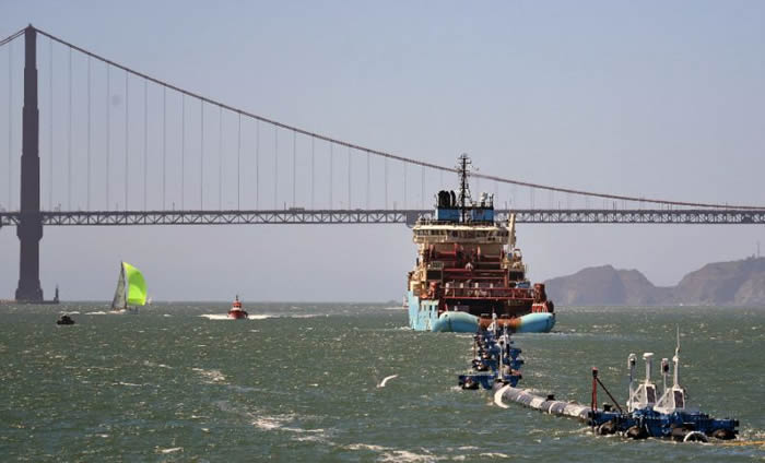荷兰公司Ocean Cleanup推出旨在收集太平洋塑料垃圾的清洁系统System 001