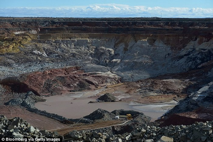 西澳大利亚小镇坎博尔达挖出罕见超大金矿