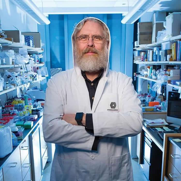 乔治•丘奇,截至目前发表了482篇论文,获得了130项专利,联合创立了22家公司