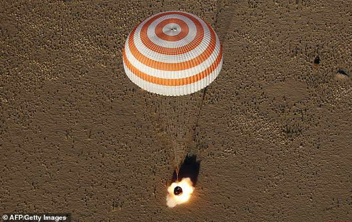 ����3���Ա�ġ�����MS-08���ŷɴ����ز��ڹ�����˹̹��ԭ�ɹ���½