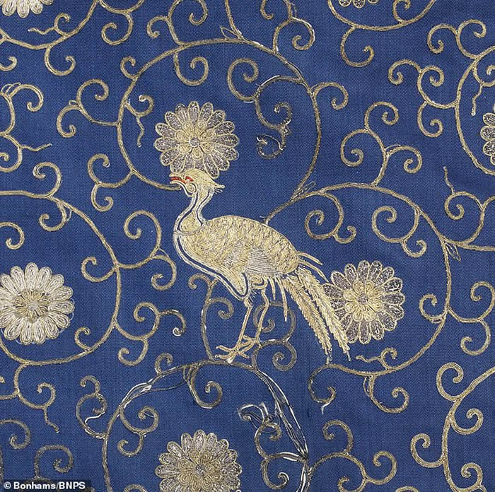 英国军人后代家庭拍卖中国清代乾隆皇帝龙袍