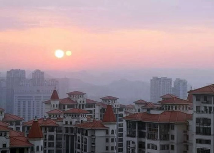 贵州贵阳天空惊现双太阳 气象专家称其实是“幻日”