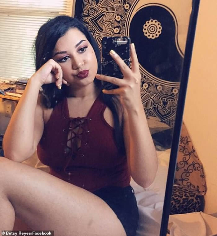 ����������������һֻ�ƻ��Ĺ���װ�����˹�ƭ;���򺺱���ι��