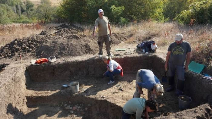 8000ǰʯʱӵ㷢һŷĸŮ