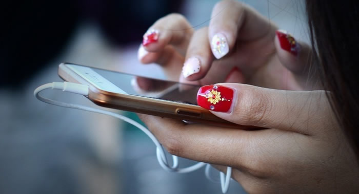 美国生物学家:2G和3G手机的无线电波会致癌