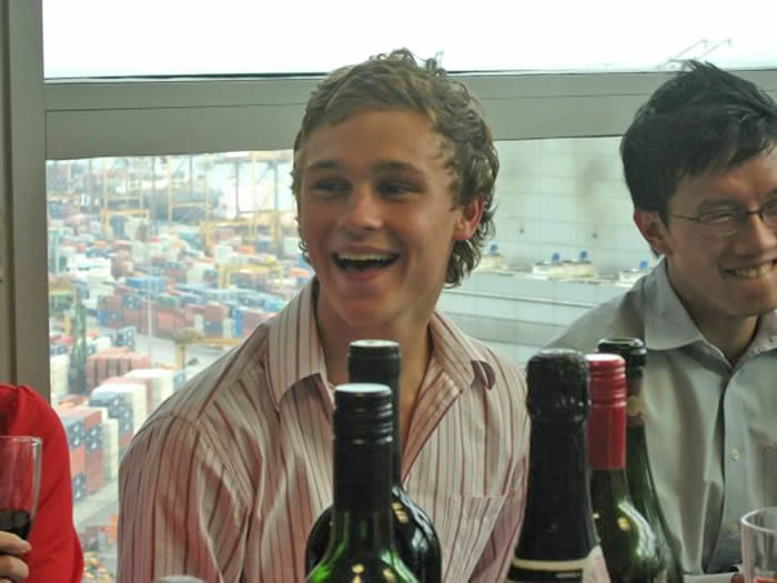 澳大利亚19岁男子打赌吃下鼻涕虫后感染广州管圆线虫病 8年后去世