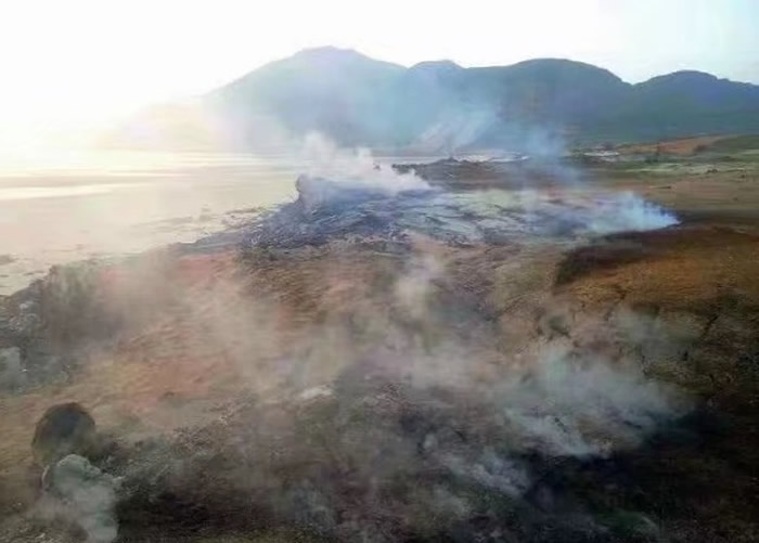 专家推断,释出白烟的“泥炭”应约有8000年历史。