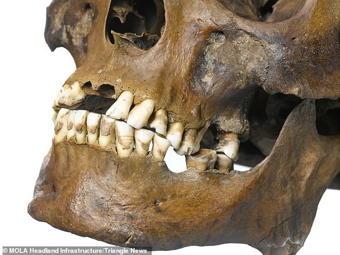 Ӣ��̩��ʿ�ӺӴ������һ��15���͵����Ժ��� �״η��������ͳ�ѥ