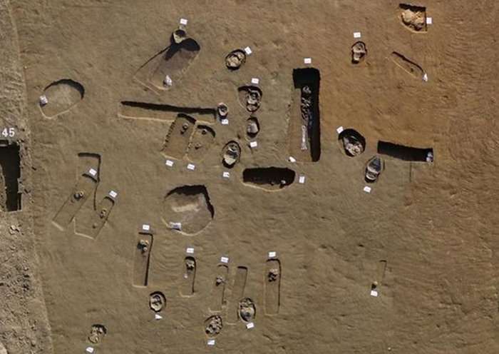 �Ĵ��ɶ�����ս����ͯĹ���� Ĺ��ȫ��2��5���׶�