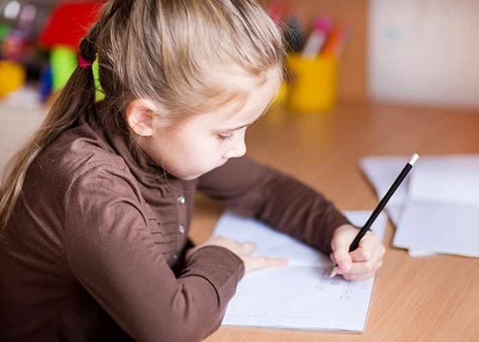 �ն���ָ���ӳ�����Ƿ���Ʋ�ӣ����ܶ�������Ӱ�졣