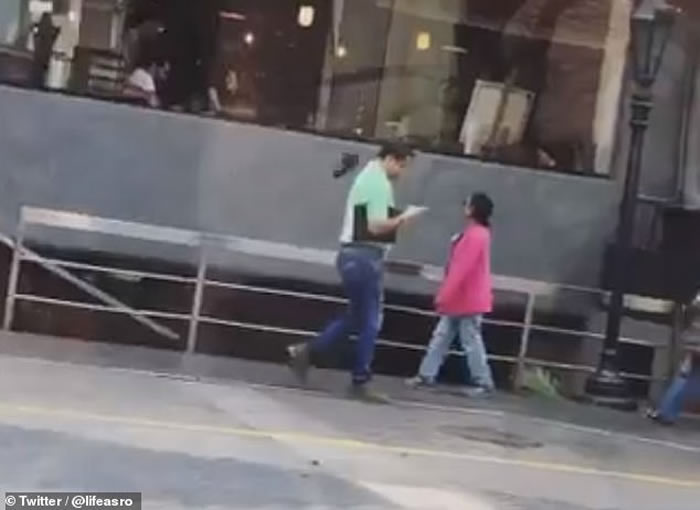 秘鲁凶猛鸽子街头攻击路人 目标均是男性