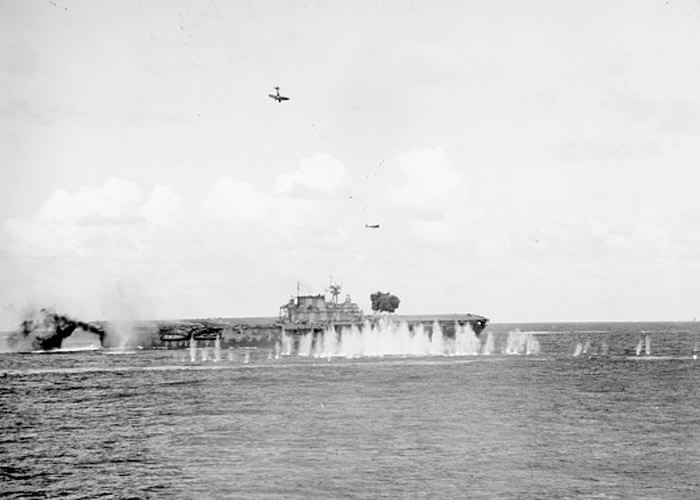 大黄蜂号被击中沉没。