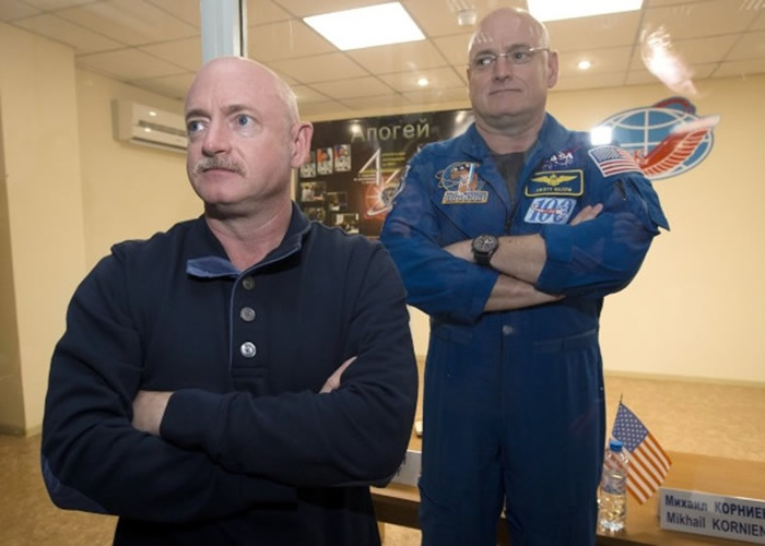 斯科特(右)的免疫基因,变得与马克(左)不同。