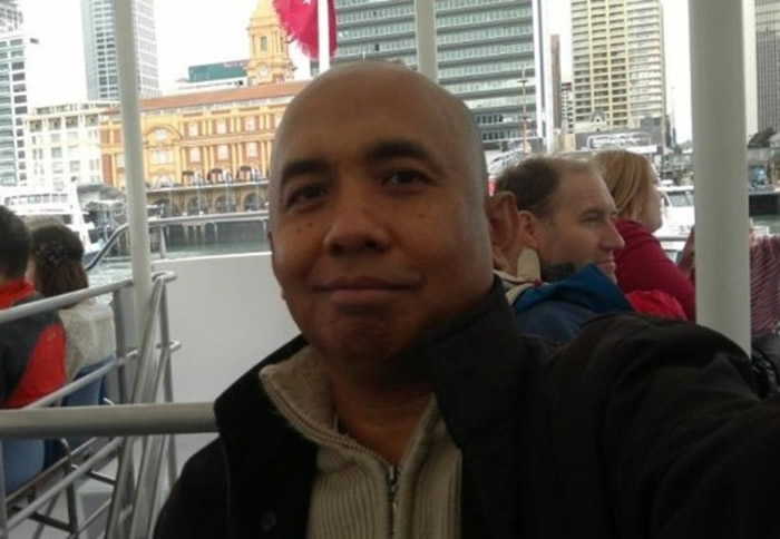 新书《搜寻MH370》爆惊人猜测:马航机长沙阿劫走乘客财物跳伞会情妇