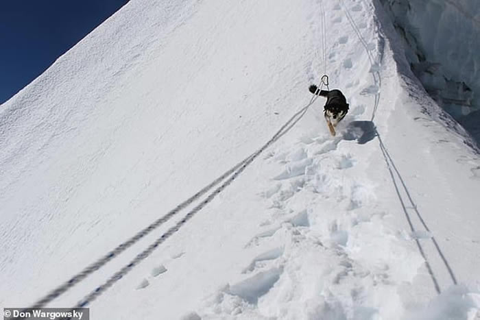 ���˹�÷�֣�Mera����һЩ��ɽ��Ƭ