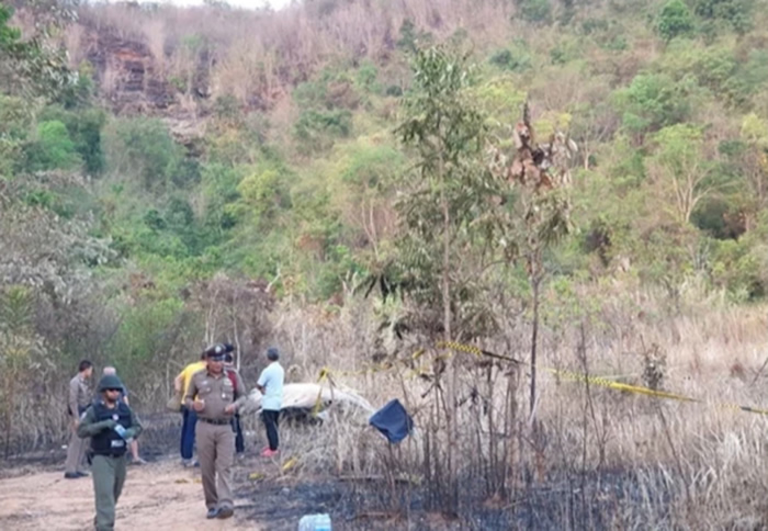 泰国男子在森林猎捕野鸡时捡到手榴弹超兴奋 开直播炫耀时突然发生爆炸惨死